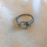 Silver-Toned Ring with Opal Center Stone Size 7 | 2.12 grams