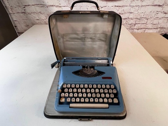 Vintage Blue Royal Parade Portable Typewriter With Case, Made in Holland