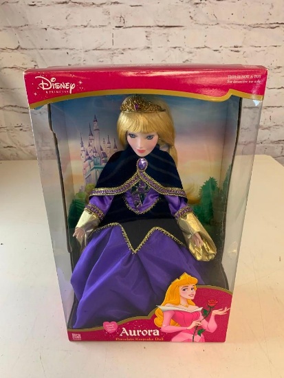 Walt Disney 2003 Princess Aurora 16" Porcelain Doll BRAND NEW Royal Holiday Edition