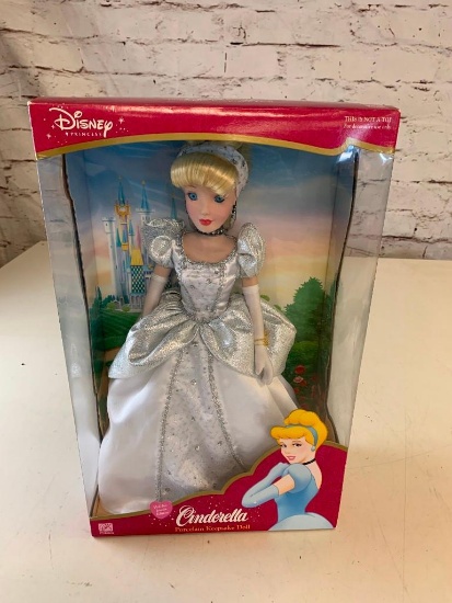 Walt Disney 2003 Cinderella 16" Porcelain Doll BRAND NEW Holiday Jewels Edition