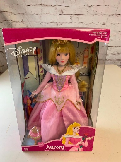 Walt Disney 2002 Princess Aurora 16" Porcelain Doll BRAND NEW