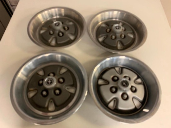 Vintage 1971-1973 Ford Mustang 14x6 Shallow Hub Caps
