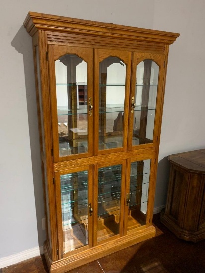 Curro cabinet with glass shelves