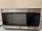 GE 950 watt microwave oven