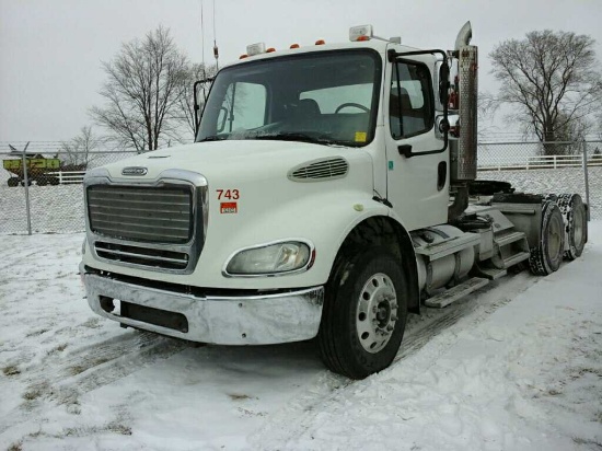 '07 Freightliner M2 112 TA Tractor Truck