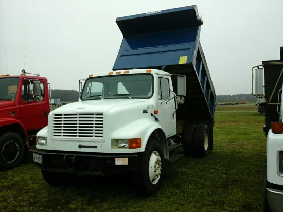 '00 International 4700 SA Dump Truck