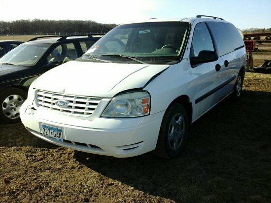 '05 Ford Mini Van