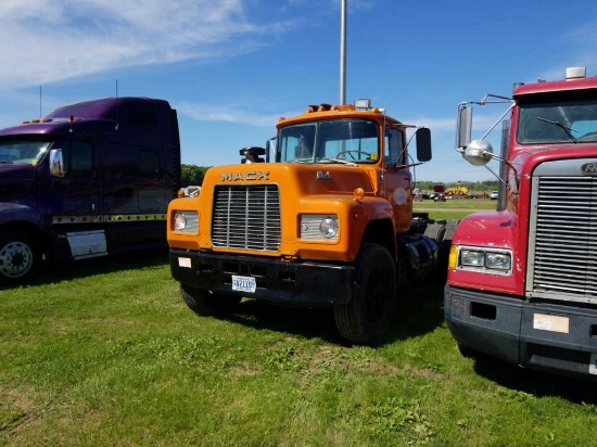 '84 Mack R686ST TA Tractor Truck