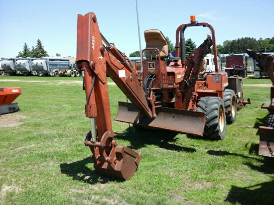 Ditch Witch 8020JD Trencher