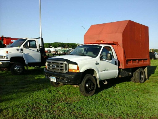 '99 Ford F450 Chipper Truck