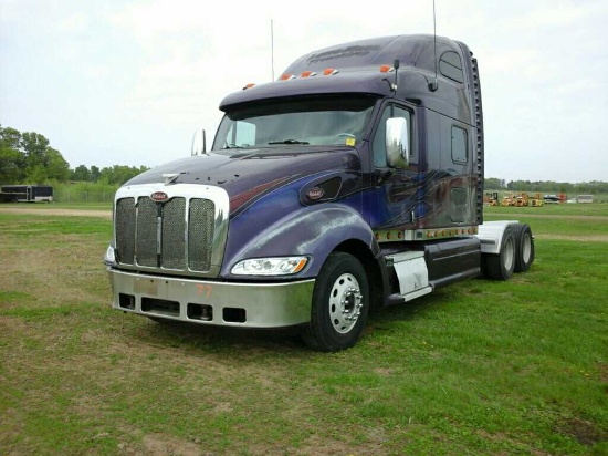 '07 Peterbilt 387 Sleeper Tractor Truck