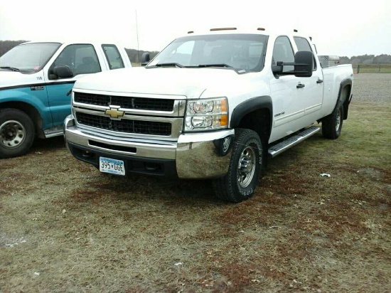 '10 Chevrolet 2500HD Quad Cab Pickup Truck