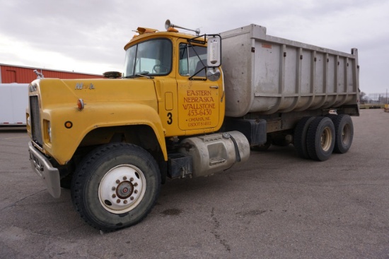 1989 Mack Model RD690S Tandem Axle Dump Truck, 300 Mack Diesel Engine, Mack 12-Speed Transmission, 3