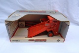 Ertl 1/16 Scale Allis Chalmers Roto-Baler Highly Detailed Die-Cast Metal, O