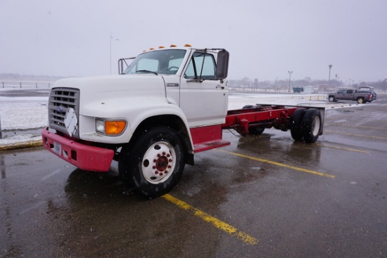 1995 Ford F-800 Single Axle Cab & Chassis, Cummins Diesel Engine, 5-Speed Manual Transmission,