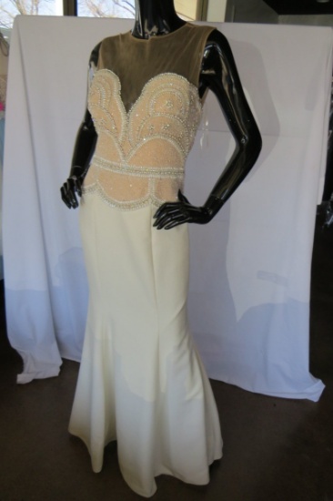 Tarik Ediz Beaded Evening Gown, Cream/Nude, Size 6, with Gown Cover.