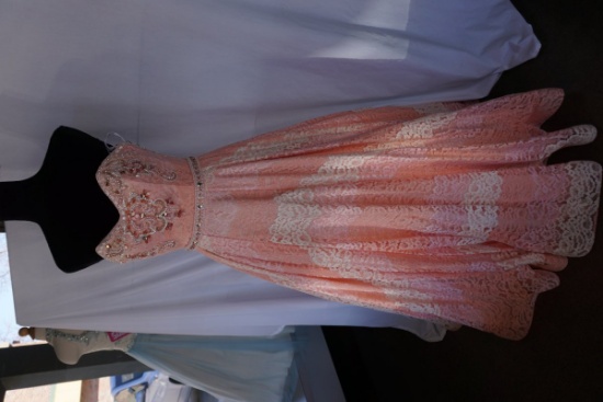 Mac Duggal Lace & Beaded Ball gown, Peach Parfait, Size 4, $598 Retail Cost