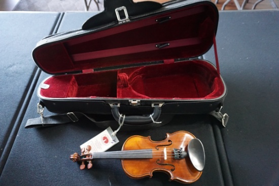 Scott Cao 2001 Model STV017A 1/16 Violin, SN #AW2854, Hard Sided Case.