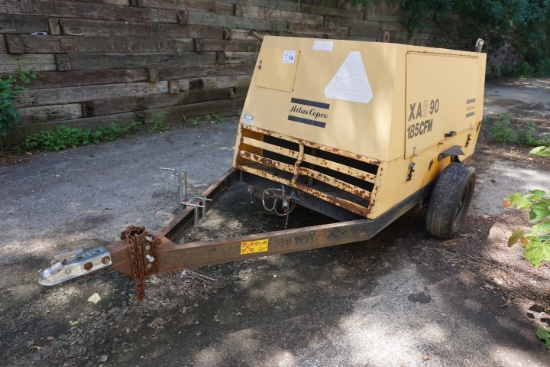 Atlas Copco Model SAX90 Portable Industrial Air Compressor, 1993, 4-Cylinder John Deere Diesel Engin