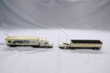(1) Ertl 1/64 Scale Truck Tractor with Grain Trailer with Actual Rolling Ta