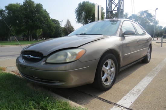 2002 Ford Taurus 4-Door Sedan, VIN #1FAFP55292G224798, 3.0 Liter Gas Engine, Automatic Transmission,