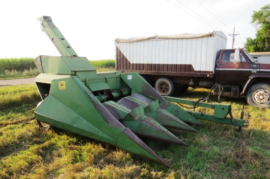 John Deere 300 Pull Type Corn Picker, 3-Row Corn Head, Snapping Chains and