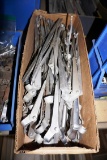 Box of approximately 80 Wipers