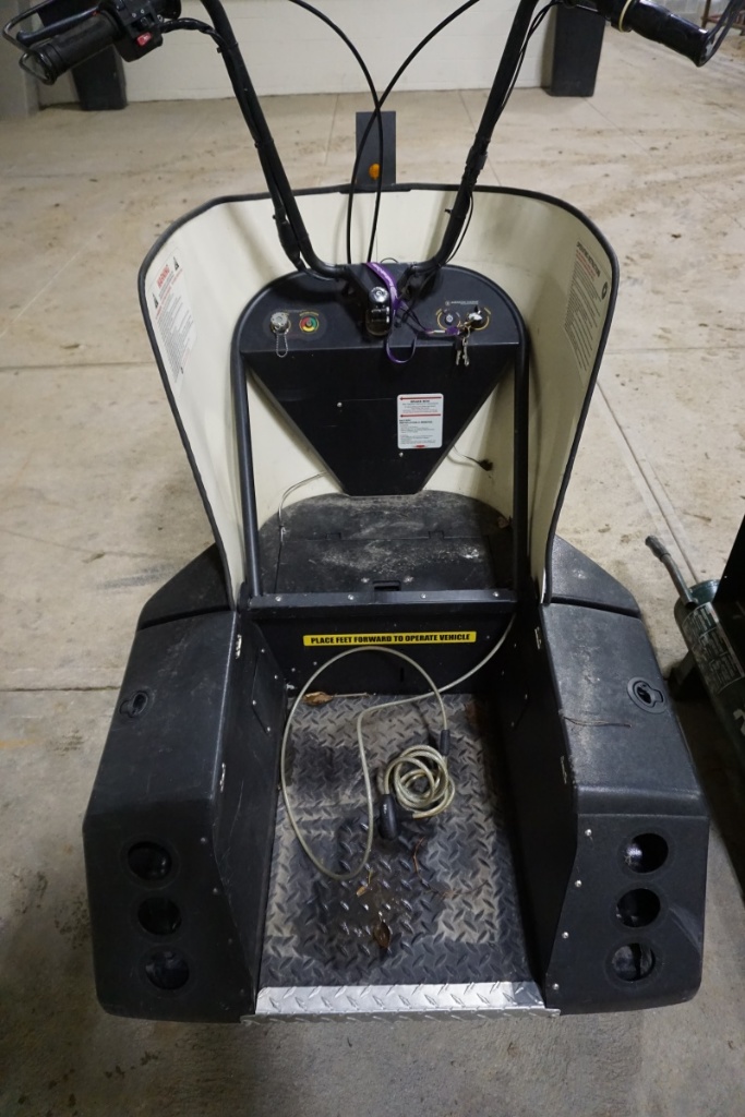 Lot American Chariot 3 Wheel Electric Scooter Dual Batteries American Chariot 3 Wheel Electric Scooter Dual Batteries