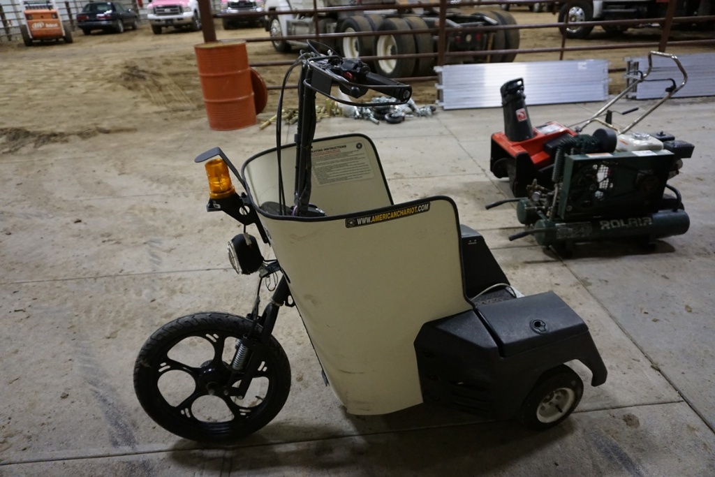 Lot American Chariot 3 Wheel Electric Scooter Dual Batteries American Chariot 3 Wheel Electric Scooter Dual Batteries