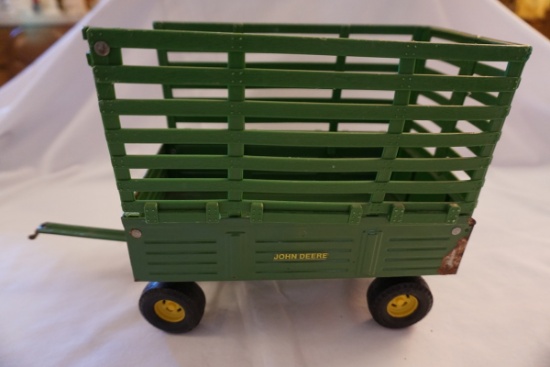 Ertl Die Cast Metal 1/16 Scale John Deere Wagon (No Box).