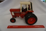 Ertl Die Cast Metal 1/16 Scale International 1586 Tractor (No Box).