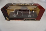 Road Signature Die Cast Metal 1/18 1932 Ford 3-Window Coupe (NIB).