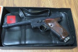 Crosman Mark I .22 Caliber CO2 Pellgun Target Pistol with Original Box & Leather Carrying Case.