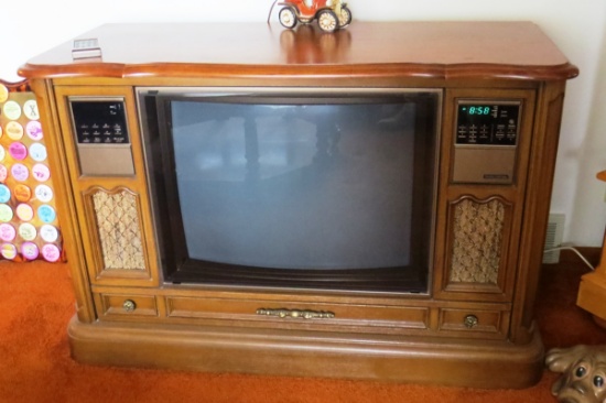 Curtis Mathes TV with Entertainment System & Built-In Radio.
