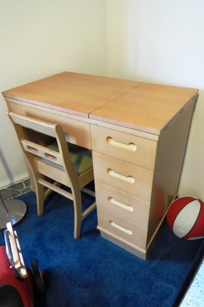Sewing Machine Necchi With Blonde Wood Sewing Desk Matching