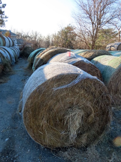 (11) 2019 Grass Hay Round Bales (Approx. 2,000 lbs. per Bale).
