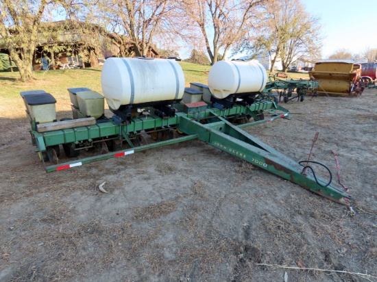 John Deere Model 7000 8-Row Narrow Planter, (2) 100 Gallon Liquid Fertilize