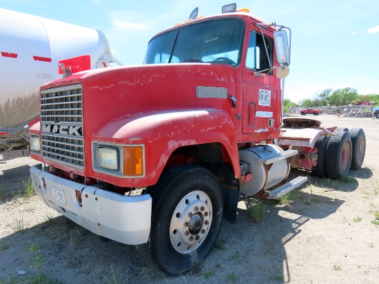 1992 Mack Model CH613 Triple Axle Conventional Day Cab Truck Tractor, VIN #1M2AA13Y4NW017926, Mack E