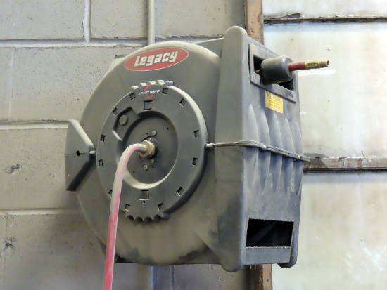 Legacy "Levelwind" Auto Hose Reel with Hose & Wall Mount.