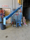 Welder Platform with Hydraulic Lift Arm Extension.