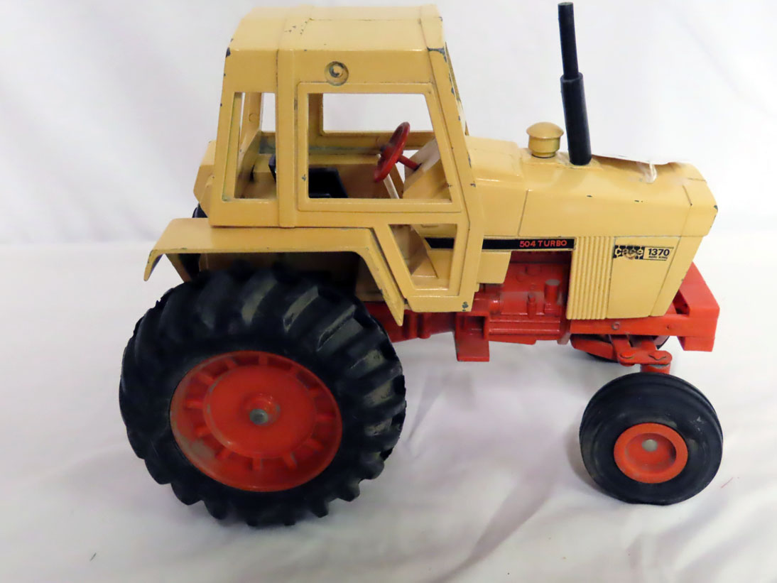 Ertl 1/16 Scale Case 1370 Agri-King Toy Tractor; Proxibid