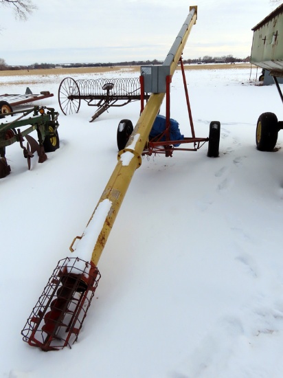 Westfield WR80-31 8" x 31' Long Unloading Auger, 10HP Briggs & Stratton Gas Motor, 205/75R15 Radia