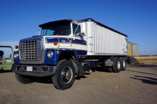 1978 Ford 8000 Tandem Axle Grain Truck, 3208 Caterpillar Diesel Engine, 5 & 2 Transmission, 21' Al