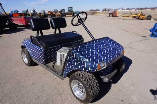 Club Car Electric Golf Cart, 2-Seater, No Canopy, Charger, Polished Aluminum Wheels, Vinyl Wrapped.