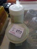 (4) Round Plastic Containers & (2) Lids.