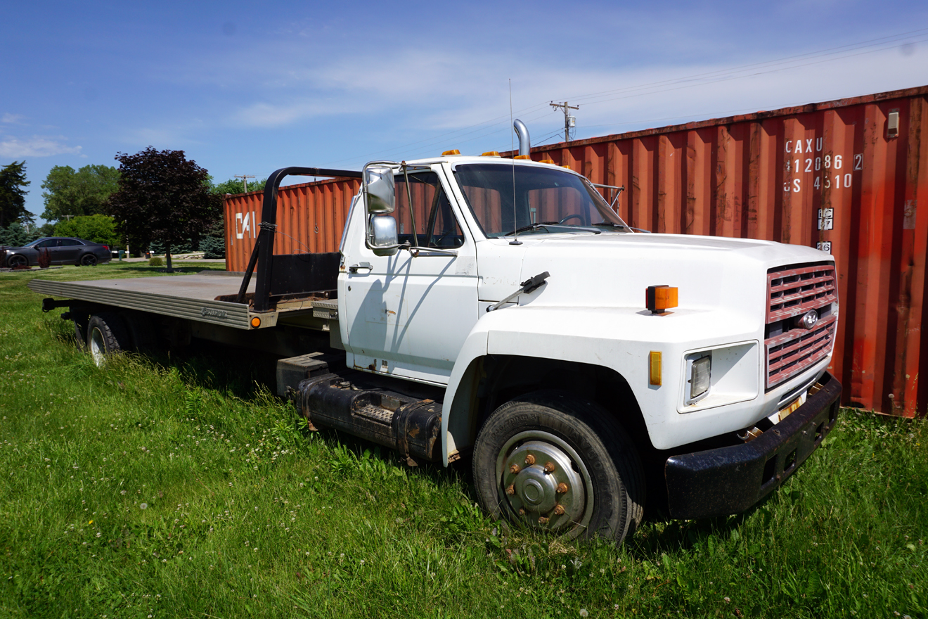 フータ様1966年　1971年　1976年　1978年1985年　1989年 1989 Ford F700 | Proxibid