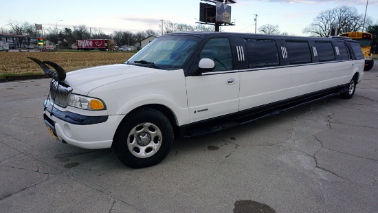 2000 Lincoln Navigator Limo