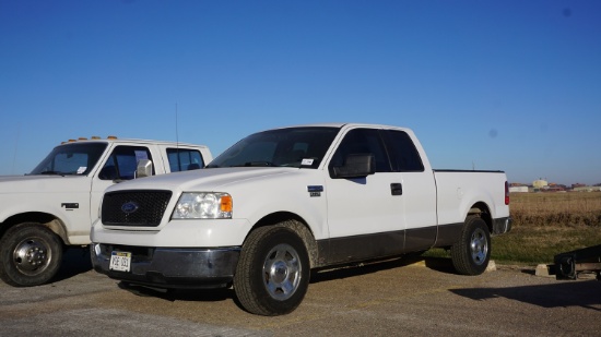 2005 Ford F-150 Super Cab 2WD Pickup