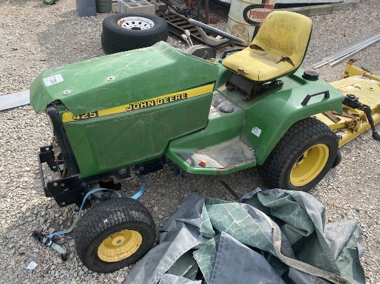 John Deere 425 Lawn & Garden Tractor