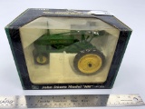 2000 Ertl John Deere Model 